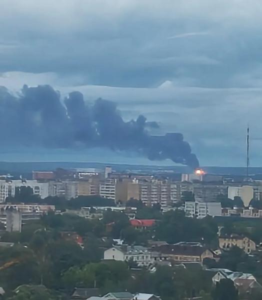 СБУ атакувала безпілотниками дві великі нафтобази в глибині Росії