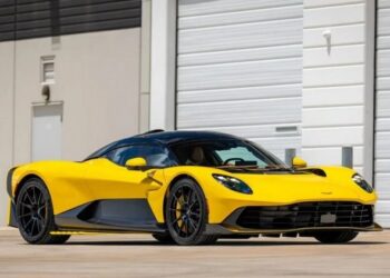 Новий суперкар Aston Martin Valhalla за кілька місяців здорожчав на 50% при перепродажу
