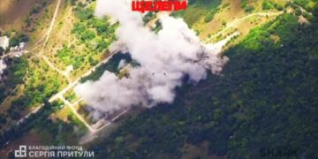 Українська авіація знищила російський командний пункт у Лисичанську, – ВІДЕО