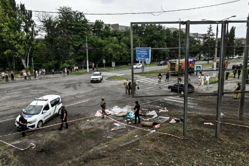 Авіаційна атака на Запоріжжя у фоторепортажі 061