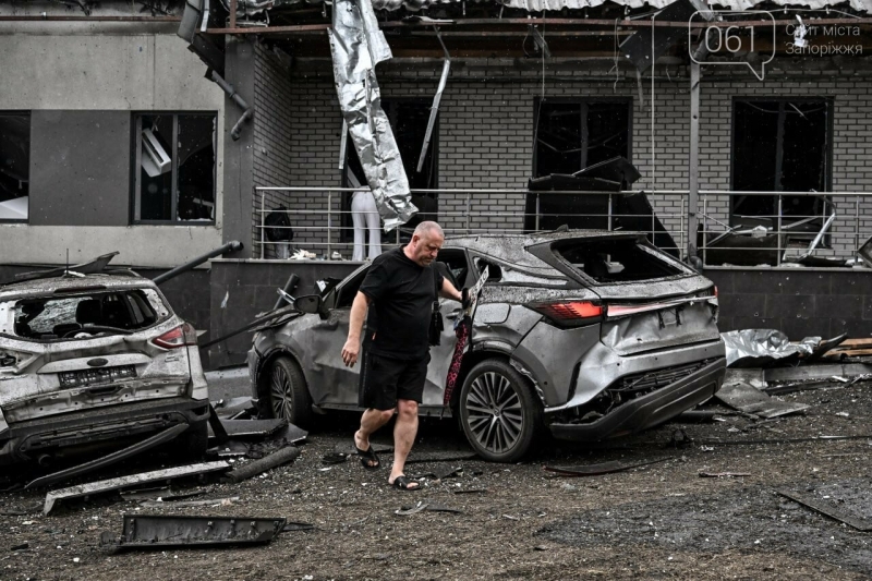 Авіаційна атака на Запоріжжя у фоторепортажі 061