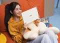 Ультратонкий ASUS Pad (2026) з Tandem OLED-дисплеєм та ергономічною підставкою-“оріґамі” дебютує на першому ринку вже 6 серпня