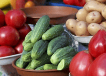 Сезонні продукти дешевшають: де та на чому можна добре зекономити