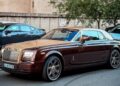 Один із 500: у Києві помітили ексклюзивний Rolls-Royce 2000-х (ФОТО)