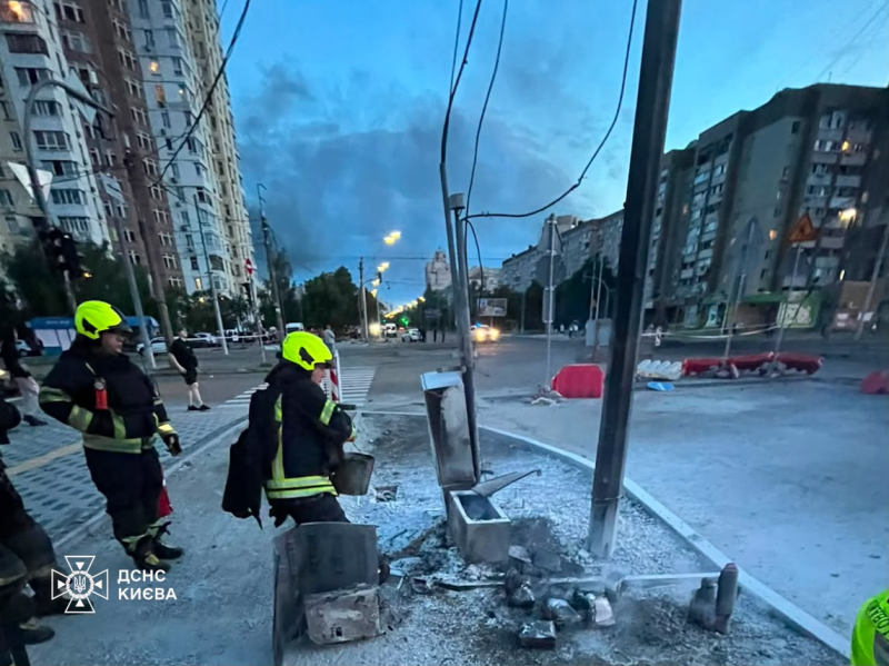 Атака на Київ: рятувальники показали наслідки