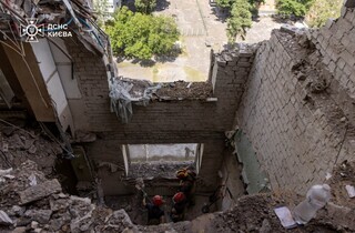 Рятувальники завершили розбір завалів у столичній багатоповерхівці, кількість жертв знову зросла