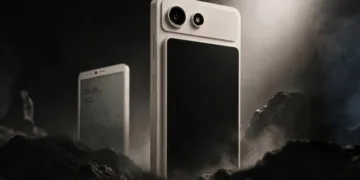 Hisense тизерить смартфон A10 — незвичайний гаджет з E-Ink-екраном і знімною LCD-панеллю для кольорового контенту і соцмереж