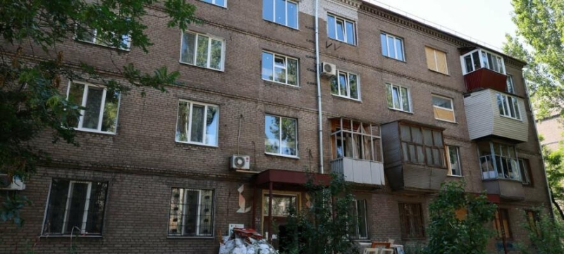 “Повернути людей додому”: як у Запоріжжі відновлюють багатоповерхівки після ворожих атак