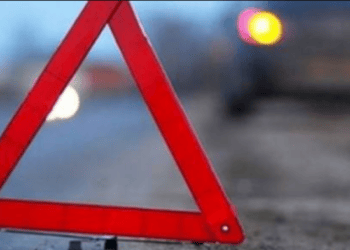 У Франківську п’яний водій врізався у будівлю та втік: у його крові виявили понад 2,4 проміле алкоголю (ФОТО)