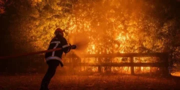 У Франції та Іспанії триває масштабна евакуація