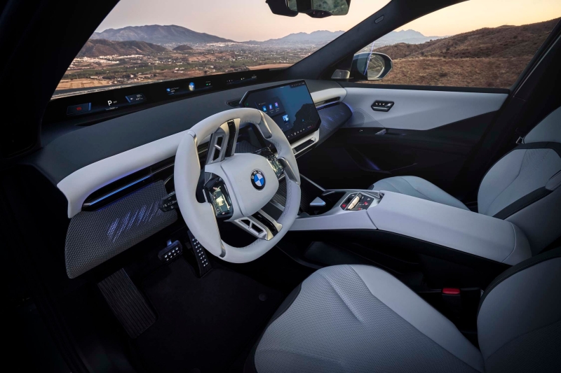 BMW iX3 LWB: 919 км ходу, 800 вольт та &laquo;мізки&raquo; від DeepSeek