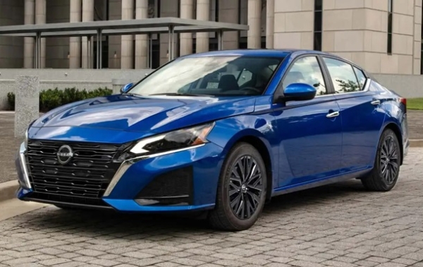 Nissan спростувала новини про завершення виробництва Altima Nissan спростувала новини про завершення виробництва Altima