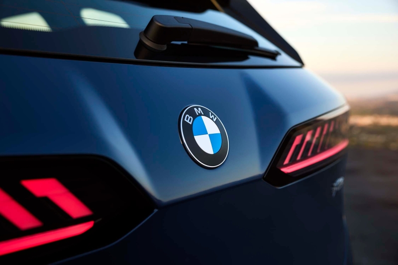 BMW iX3 LWB: 919 км ходу, 800 вольт та &laquo;мізки&raquo; від DeepSeek