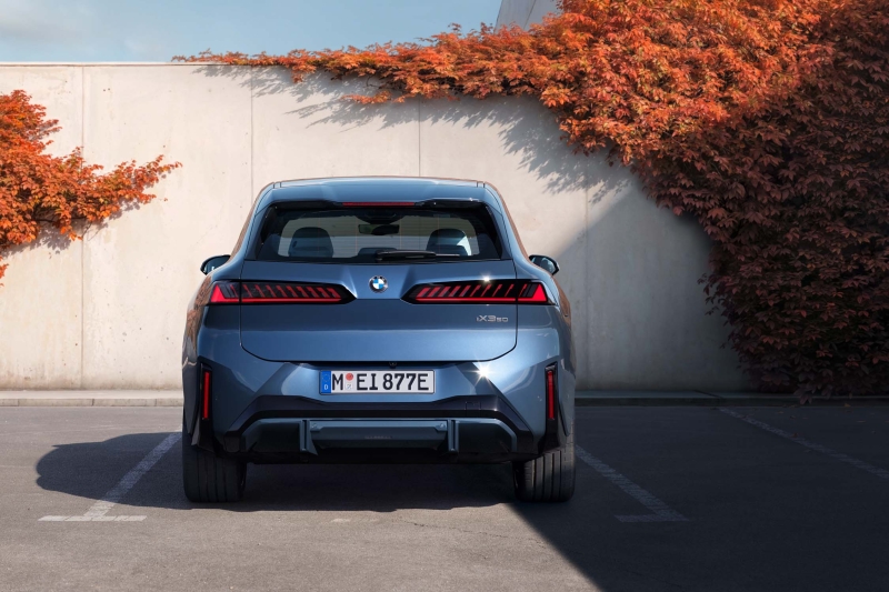 BMW iX3 LWB: 919 км ходу, 800 вольт та &laquo;мізки&raquo; від DeepSeek