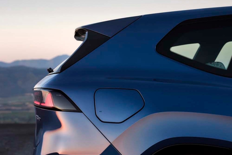 BMW iX3 LWB: 919 км ходу, 800 вольт та &laquo;мізки&raquo; від DeepSeek
