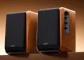 Представлені недорогі колонки Edifier R1000TC II, які відмінно звучать, легко підключаються та прикрашають собою стіл