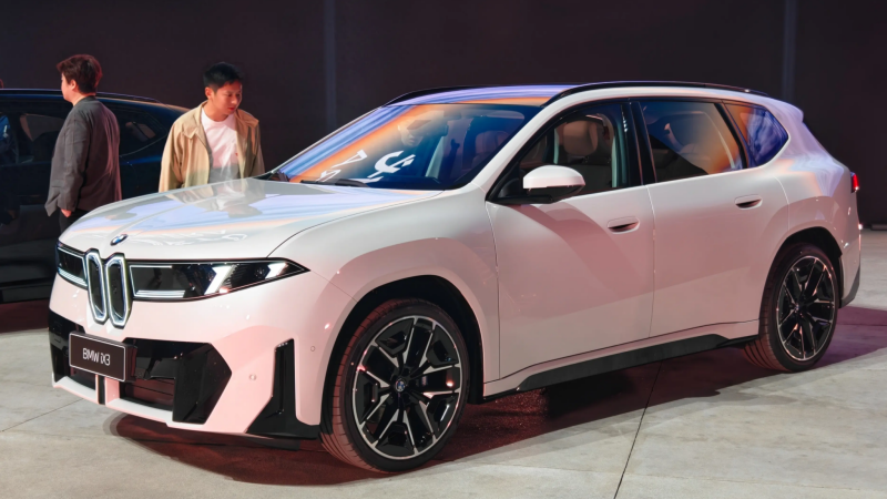 BMW iX3 LWB: 919 км ходу, 800 вольт та &laquo;мізки&raquo; від DeepSeek