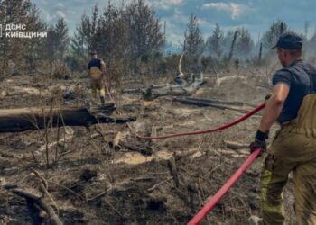 Рятувальники з Сумщини допомагають ліквідовувати масштабні пожежі у Чорнобильській зоні