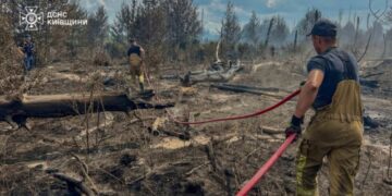 Рятувальники з Сумщини допомагають ліквідовувати масштабні пожежі у Чорнобильській зоні