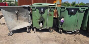 Тисячі понівечених баків: у Дніпрі через вандалів склалася критична ситуація з контейнерами для сміття