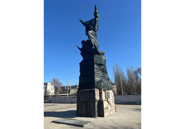 У Дніпрі демонтують пам’ятник на лівому березі
