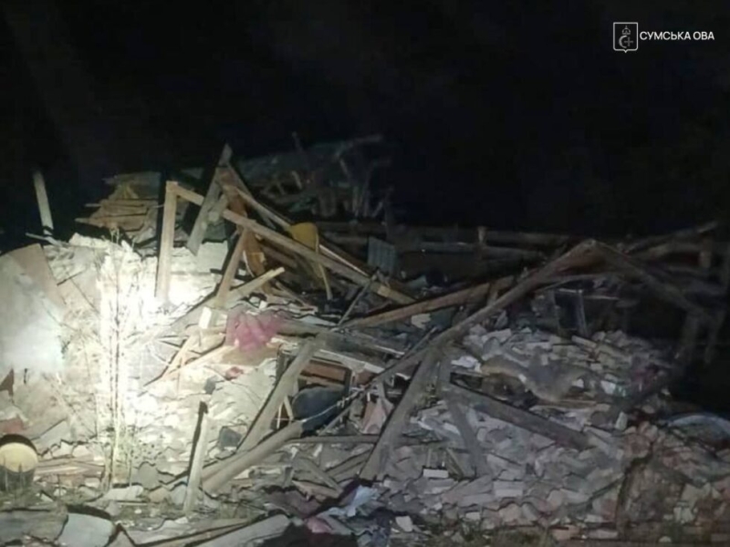У Сумах патрульні надавали домедичну допомогу травмованому хлопчику після удару КАБами (ВІДЕО)