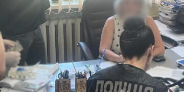 У Білгороді-Дністровському затримали депутатку міськради через підозру в отриманні коштів