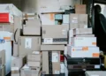 Покупки на AliExpress, Temu та Amazon можуть подорожчати: для посилок до 150 євро перепишуть митні правила