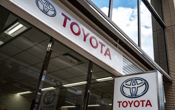 Росія знищила склад запчастин Toyota в Україні Росія знищила склад запчастин Toyota в Україні