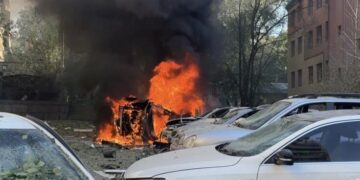Росіяни скинули на Запоріжжя вісім КАБів: кількість постраждалих продовжує зростати, пошкоджено півсотні будинків