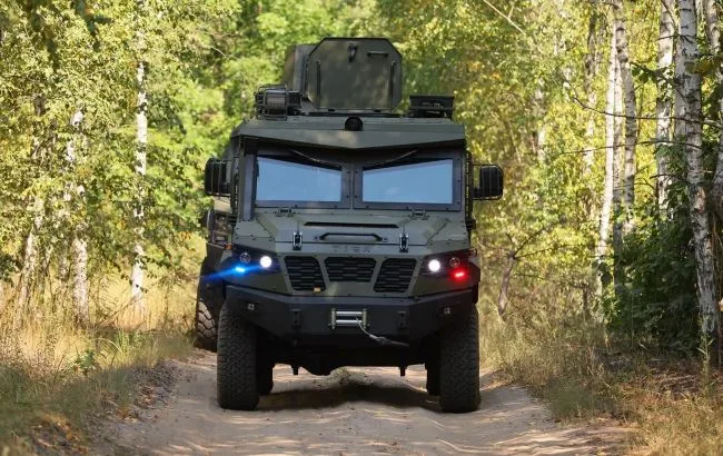Броньований позашляховик для хімічної розвідки на полігоні