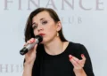 Будівля Сенс Банку в центрі міста