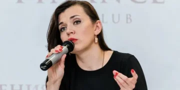 Будівля Сенс Банку в центрі міста
