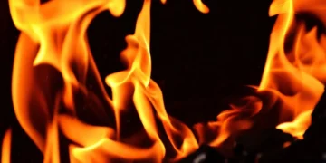 Дим над горою Тепе-Оба після вибухів