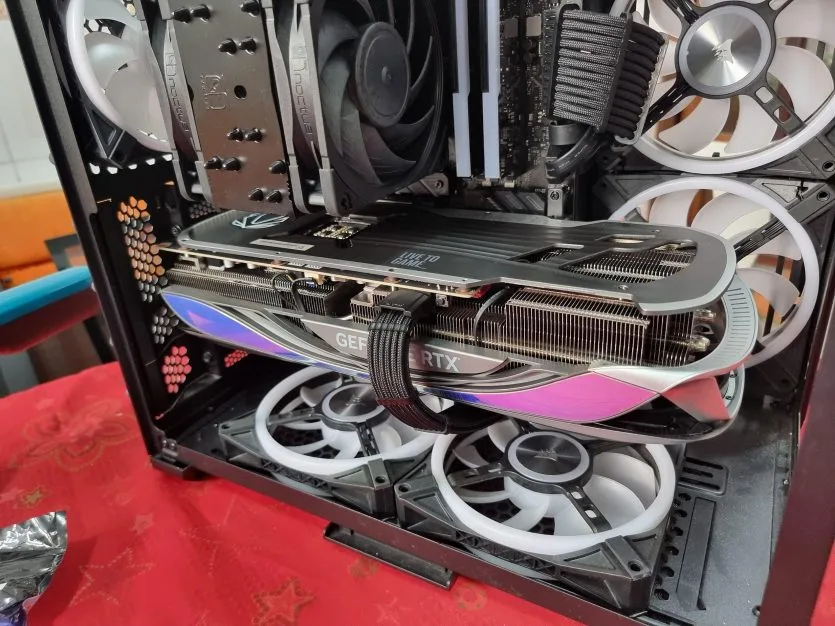Чому ZOTAC замінила бракований флагман RTX 4090 на RTX 5090 замість ремонту