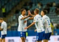 Футболісти Динамо святкують гол у ворота Карабаху