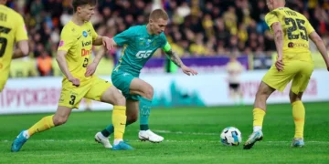 Футбольне поле стадіону в Кам'янці-Подільському