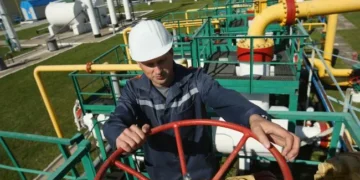 Газова свердловина на видобувному майданчику України