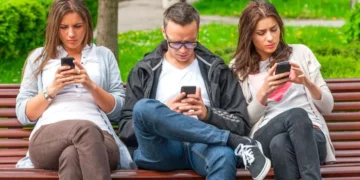 Графік динаміки народжуваності у світі за десятиліття