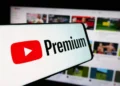 Інтерфейс підписки YouTube Premium на смартфоні