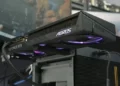 Модифікований ZimaCube 2 з виступаючою видеокартою RTX 5060