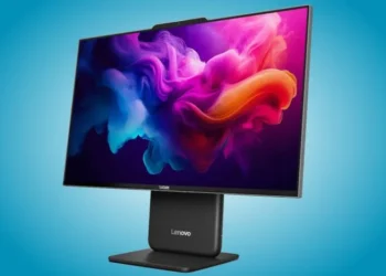Моноблок Lenovo на робочому столі офісу
