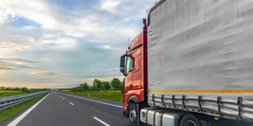 На Дніпропетровщині введені обмеження руху вантажного транспорту через спеку