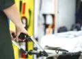 Наслідки нічного обстрілу житлового кварталу Сум