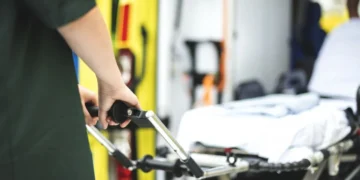 Наслідки нічного обстрілу житлового кварталу Сум
