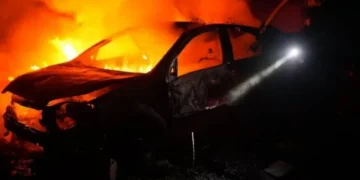 Наслідки нічного обстрілу житлового кварталу Запоріжжя
