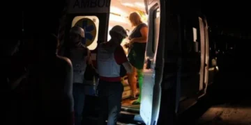 Наслідки нічного удару безпілотника по житловому кварталу