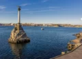 Нічне небо над окупованим Севастополем після атаки