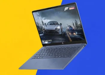 Ноутбук HP OmniBook 3 із відкритою кришкою