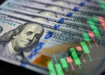 Обмінний пункт з курсами валют на табло